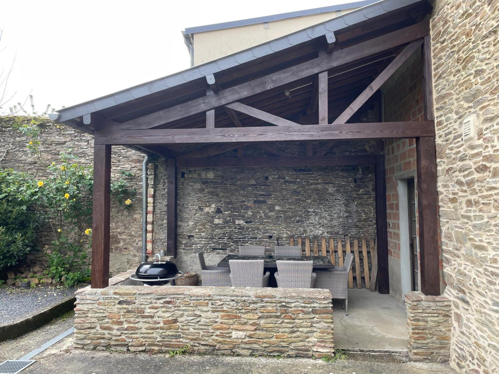 Les Maisons Des Halles Cerisy-la-Foret Luaran gambar